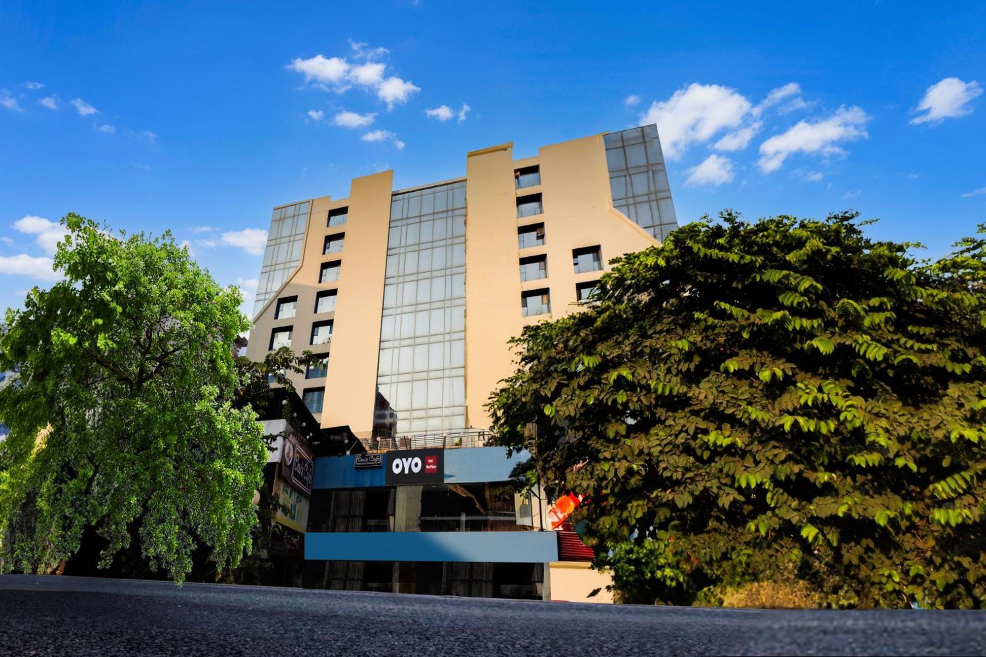 Hotel O Neek Palace 아흐메다바드 외부 사진
