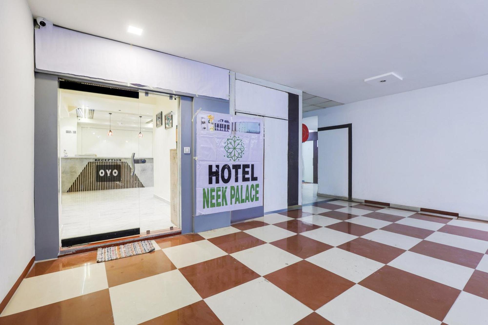 Hotel O Neek Palace 아흐메다바드 외부 사진