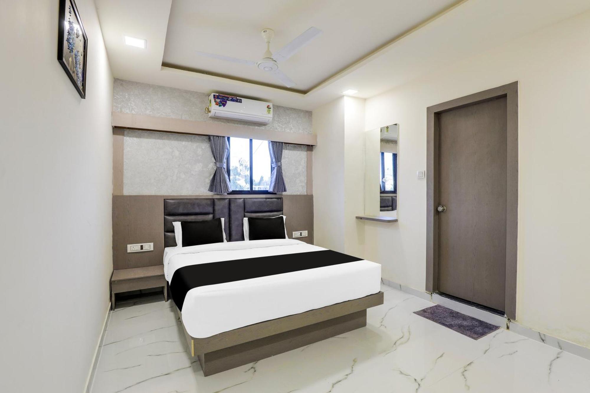 Hotel O Neek Palace 아흐메다바드 외부 사진
